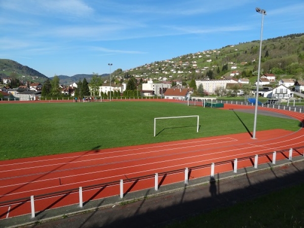 Stade et piste d&#039;athlétisme des Champions